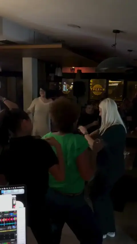 DJ na Klik, snimak sa nastupa u kafiću