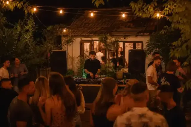 Dj za momačke večeri: gosti na podijumu